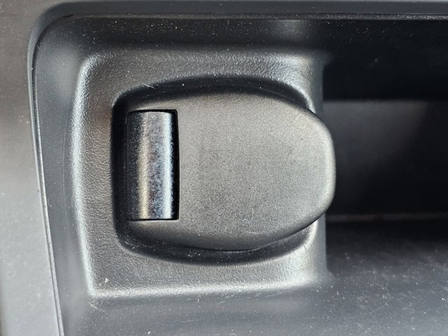 Vehicle image 27 of 30