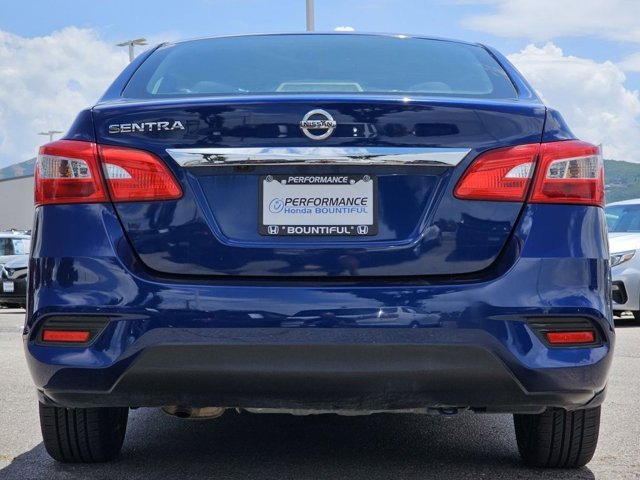 Vehicle image 10 of 30