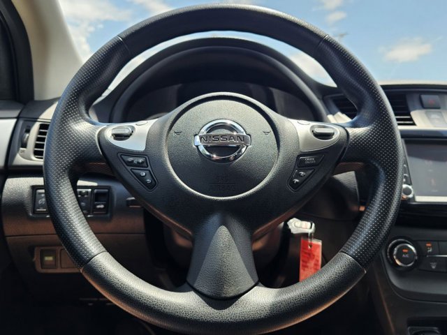 Vehicle image 23 of 30