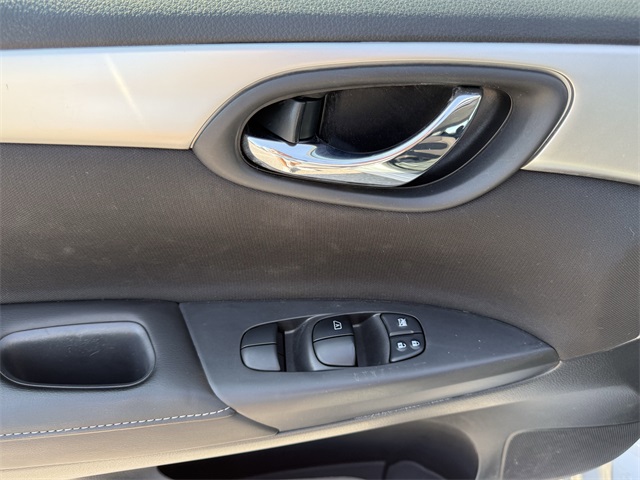 Vehicle image 20 of 24