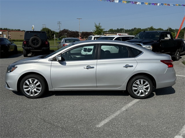 Vehicle image 8 of 24