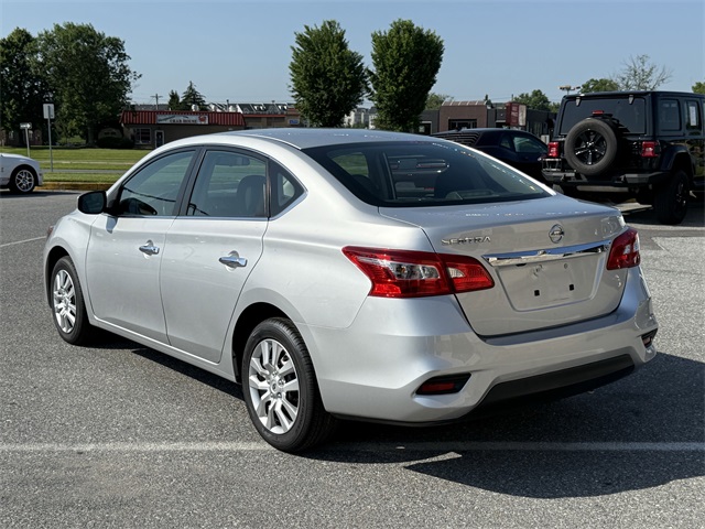 Vehicle image 7 of 24