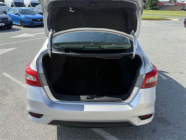 Vehicle image 10 of 24