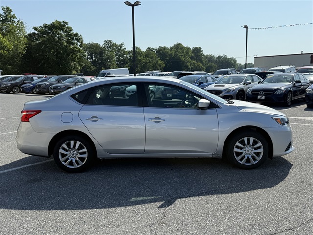 Vehicle image 4 of 24