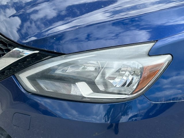 Vehicle image 10 of 13