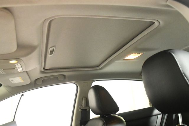 Vehicle image 16 of 26