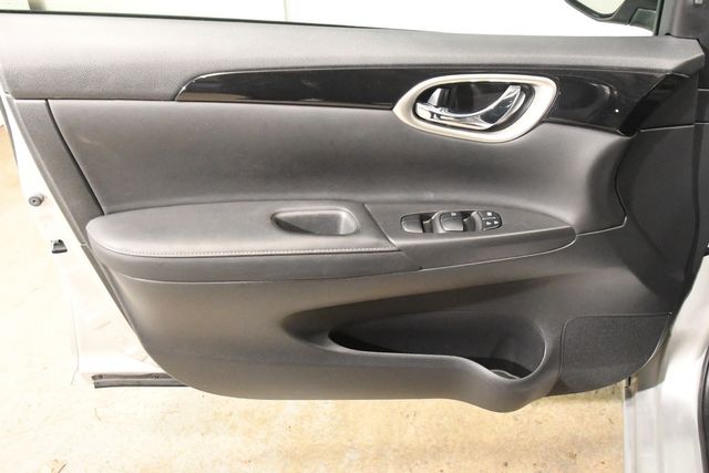 Vehicle image 23 of 26