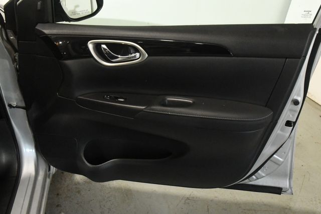 Vehicle image 24 of 26