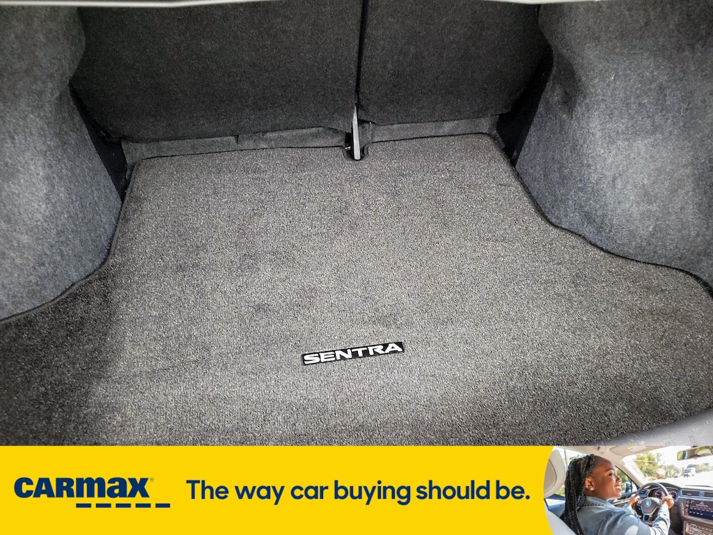 Vehicle image 10 of 27