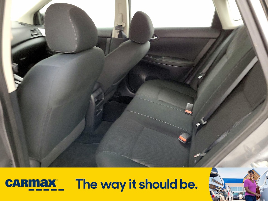 Vehicle image 11 of 27