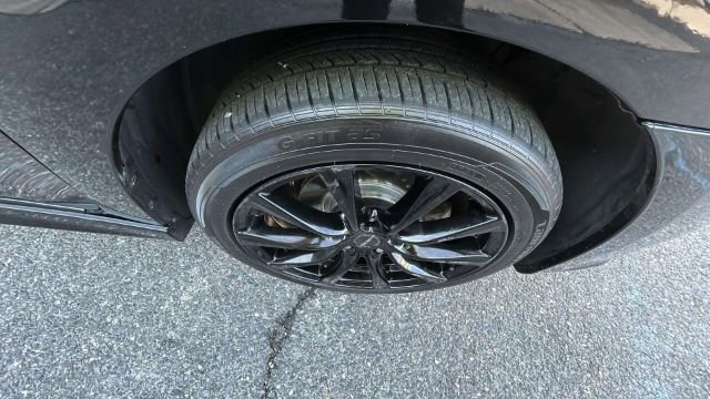 Vehicle image 10 of 33