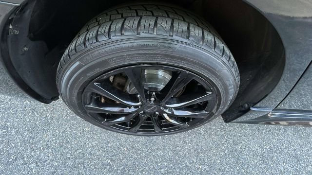 Vehicle image 11 of 33