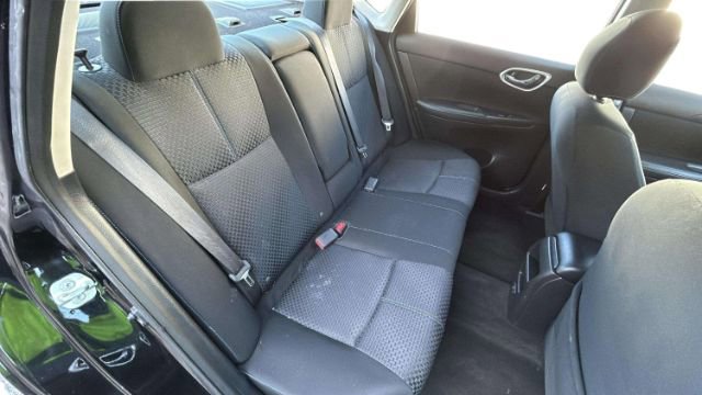 Vehicle image 17 of 33
