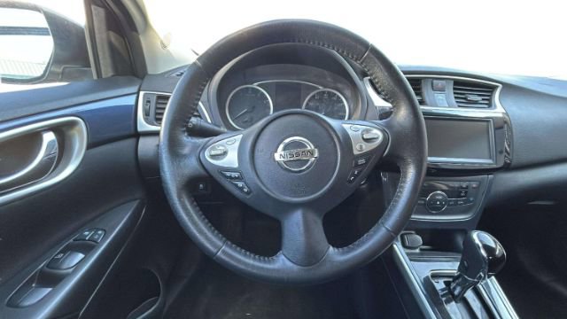Vehicle image 21 of 33