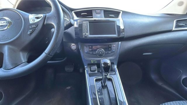 Vehicle image 22 of 33