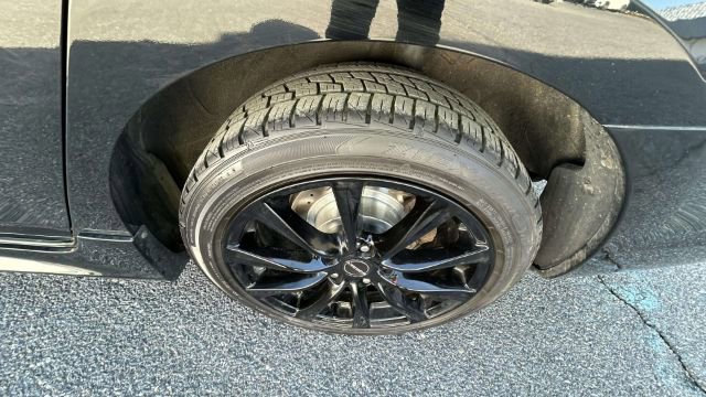 Vehicle image 9 of 33