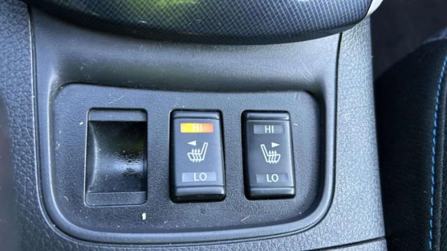 Vehicle image 25 of 33