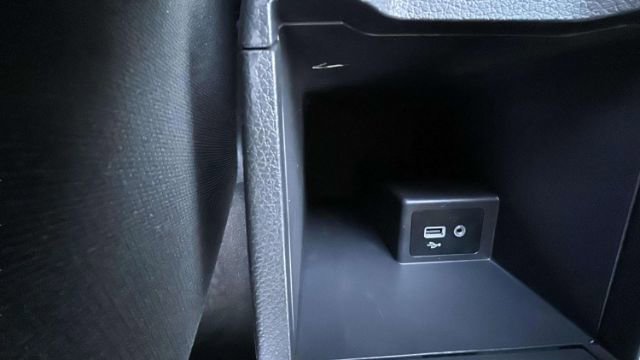 Vehicle image 29 of 33