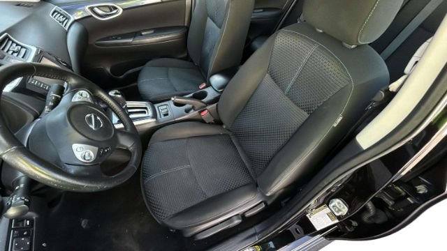 Vehicle image 14 of 33