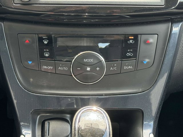 Vehicle image 21 of 31
