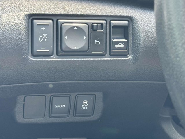 Vehicle image 30 of 31