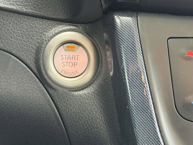 Vehicle image 23 of 31