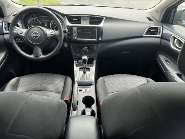 Vehicle image 18 of 31