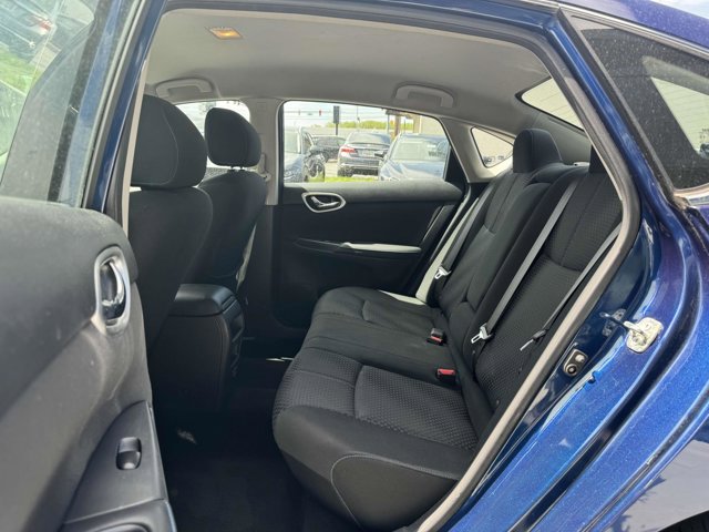 Vehicle image 17 of 31