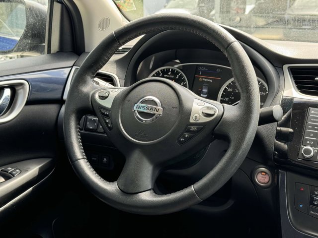 Vehicle image 24 of 31