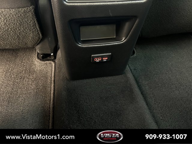 Vehicle image 11 of 28