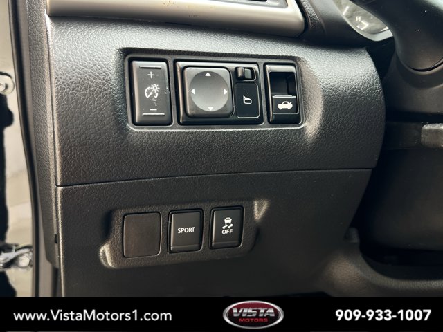 Vehicle image 20 of 28