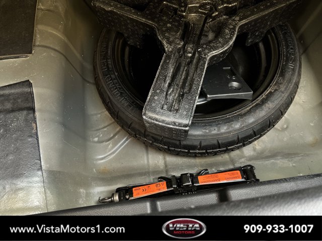 Vehicle image 19 of 28