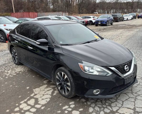 2019 Nissan Sentra SR Image 4 of 6