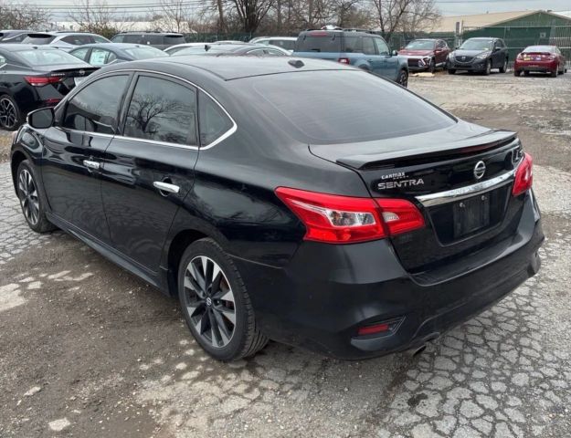 2019 Nissan Sentra SR Image 2 of 6