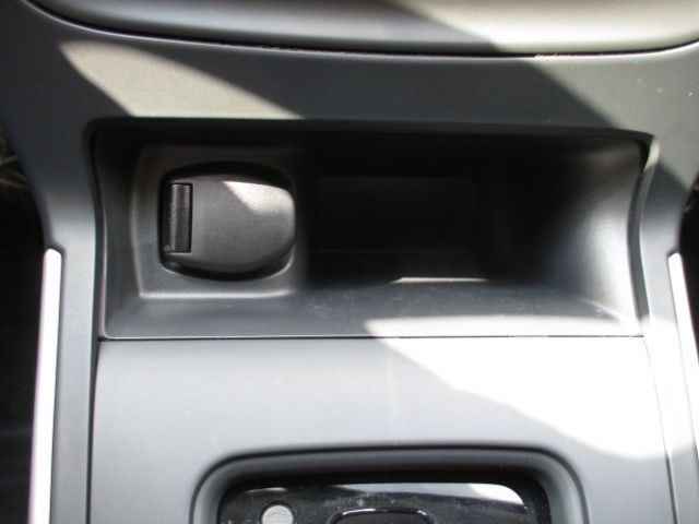 Vehicle image 40 of 65