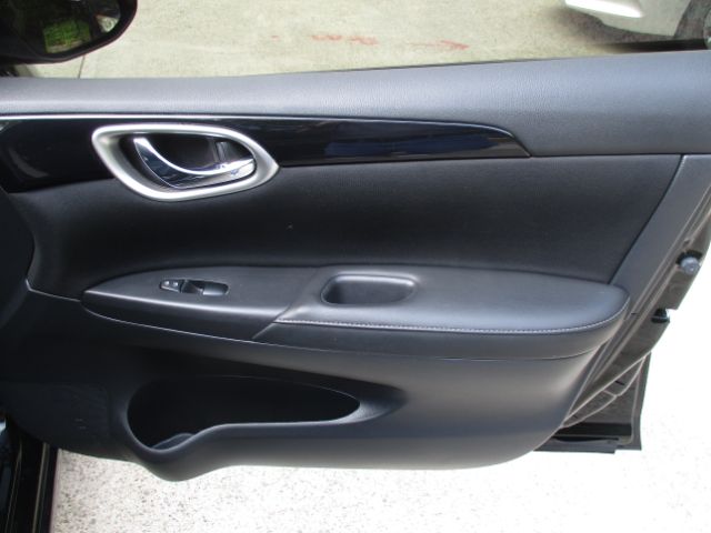 Vehicle image 27 of 65
