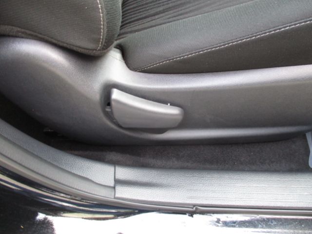 Vehicle image 21 of 65
