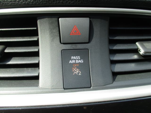 Vehicle image 36 of 65