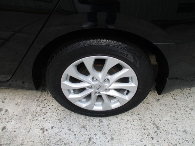 Vehicle image 10 of 65