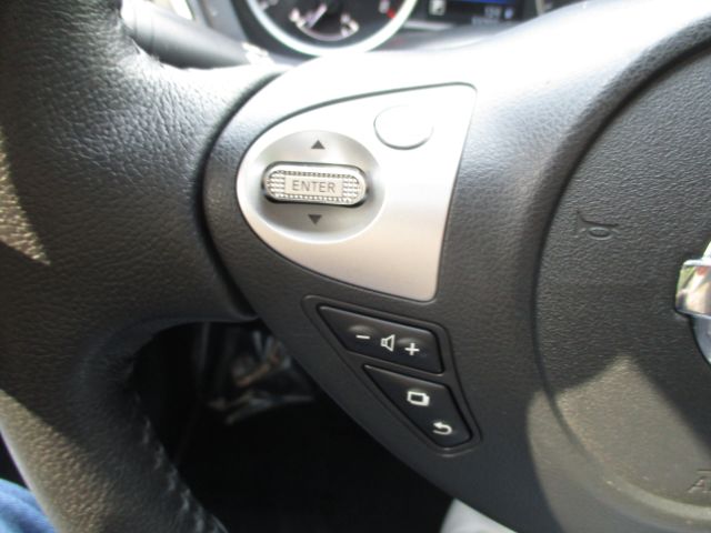 Vehicle image 31 of 65