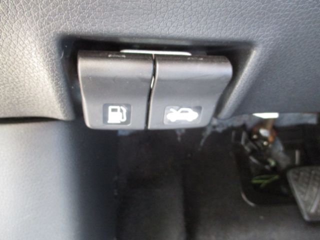 Vehicle image 30 of 65