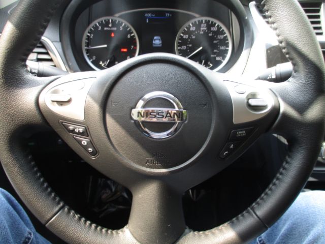 Vehicle image 33 of 65