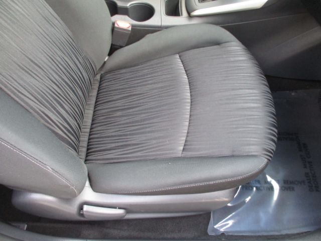 Vehicle image 23 of 65
