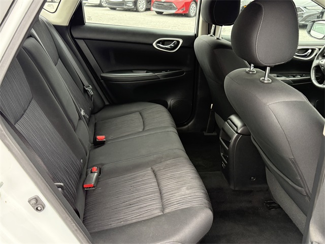 Vehicle image 11 of 23