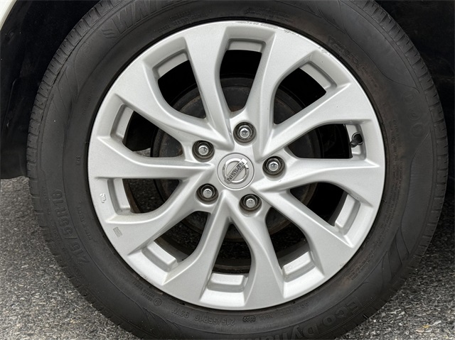 Vehicle image 9 of 23