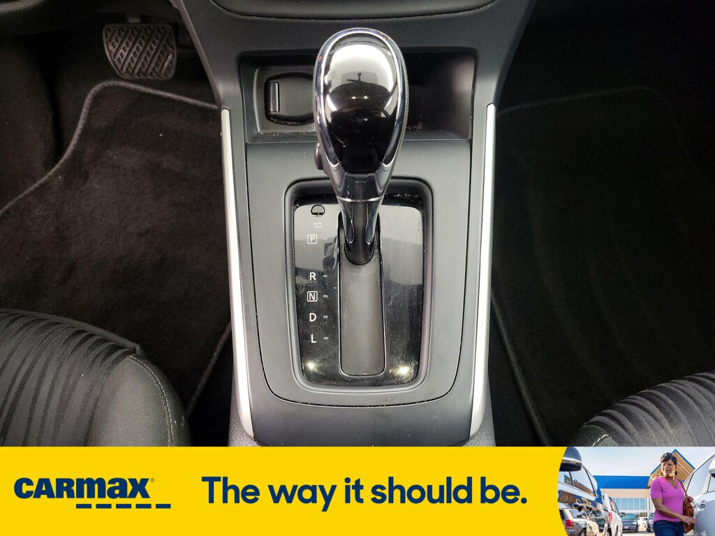 Vehicle image 21 of 27