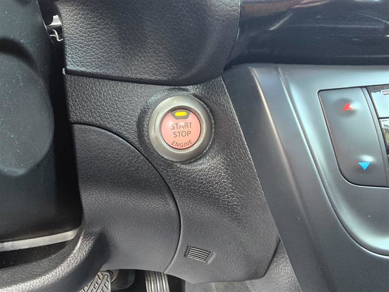Vehicle image 20 of 34