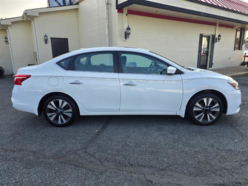 Vehicle image 4 of 34