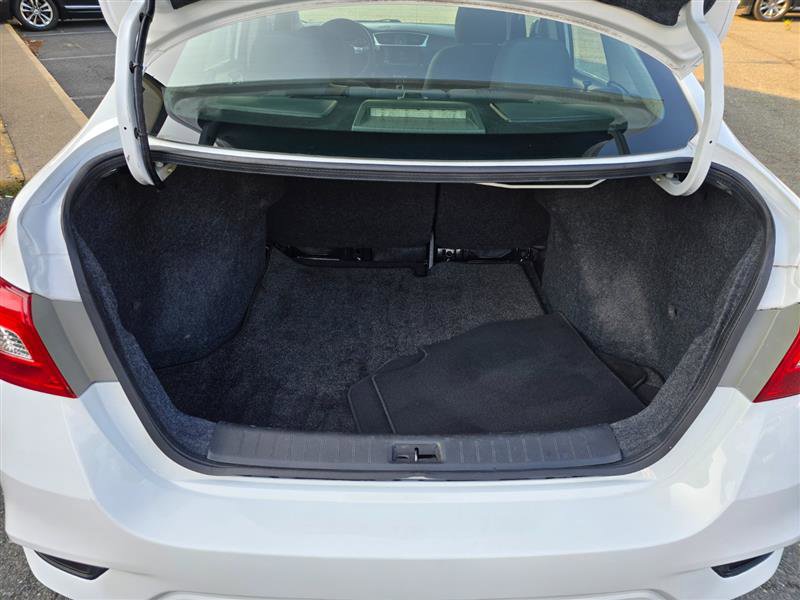 Vehicle image 23 of 34