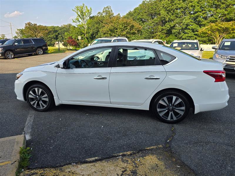 Vehicle image 9 of 34